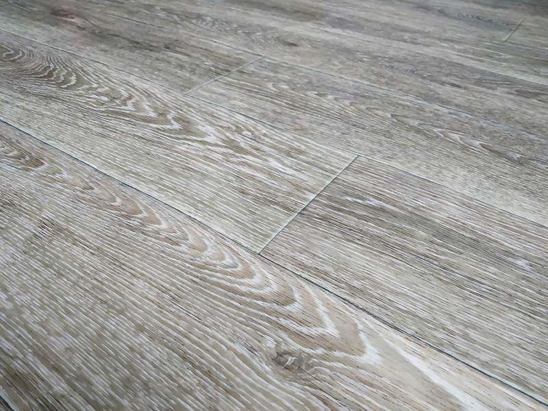SPC vinyl plank flooring, wood-look design 3