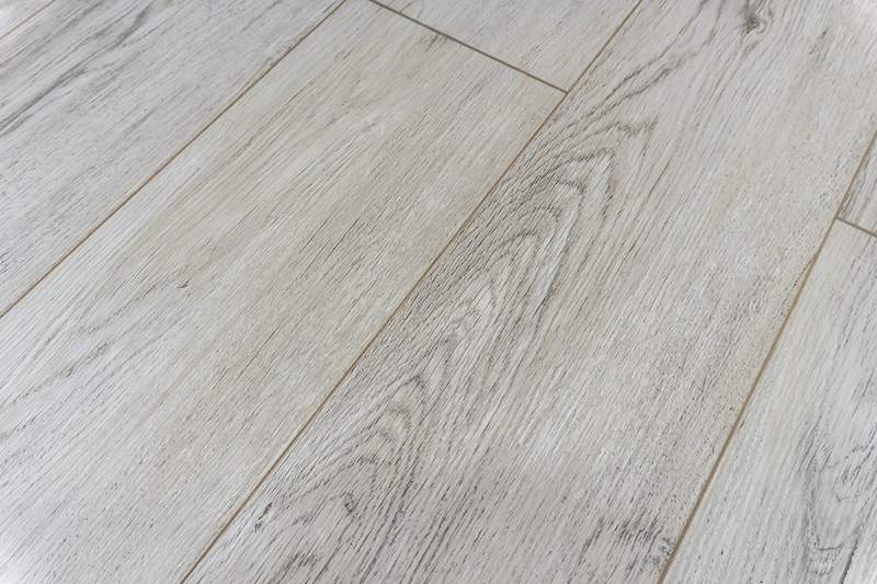 SPC vinyl plank flooring, wood-look design 4